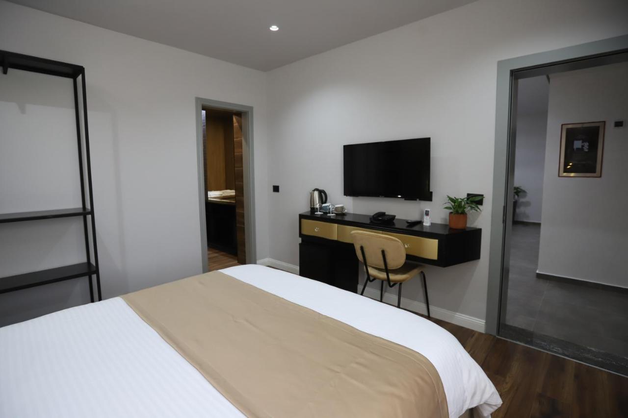 Imperator 4* Tirana